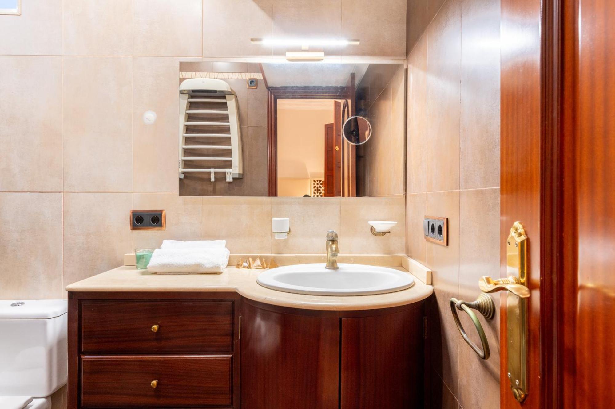 Aoa Green Gardens Family House Seville Ngoại thất bức ảnh